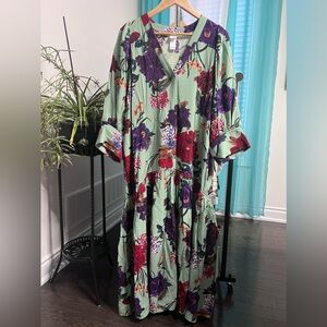 H&M | NWT Floral Green Maxi Dress Small